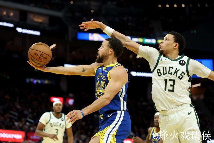 库里31+7+7字母哥空砍34+10+5 勇士力擒雄鹿 库里31+7+7字母哥空砍34+10+5 勇士力擒雄鹿